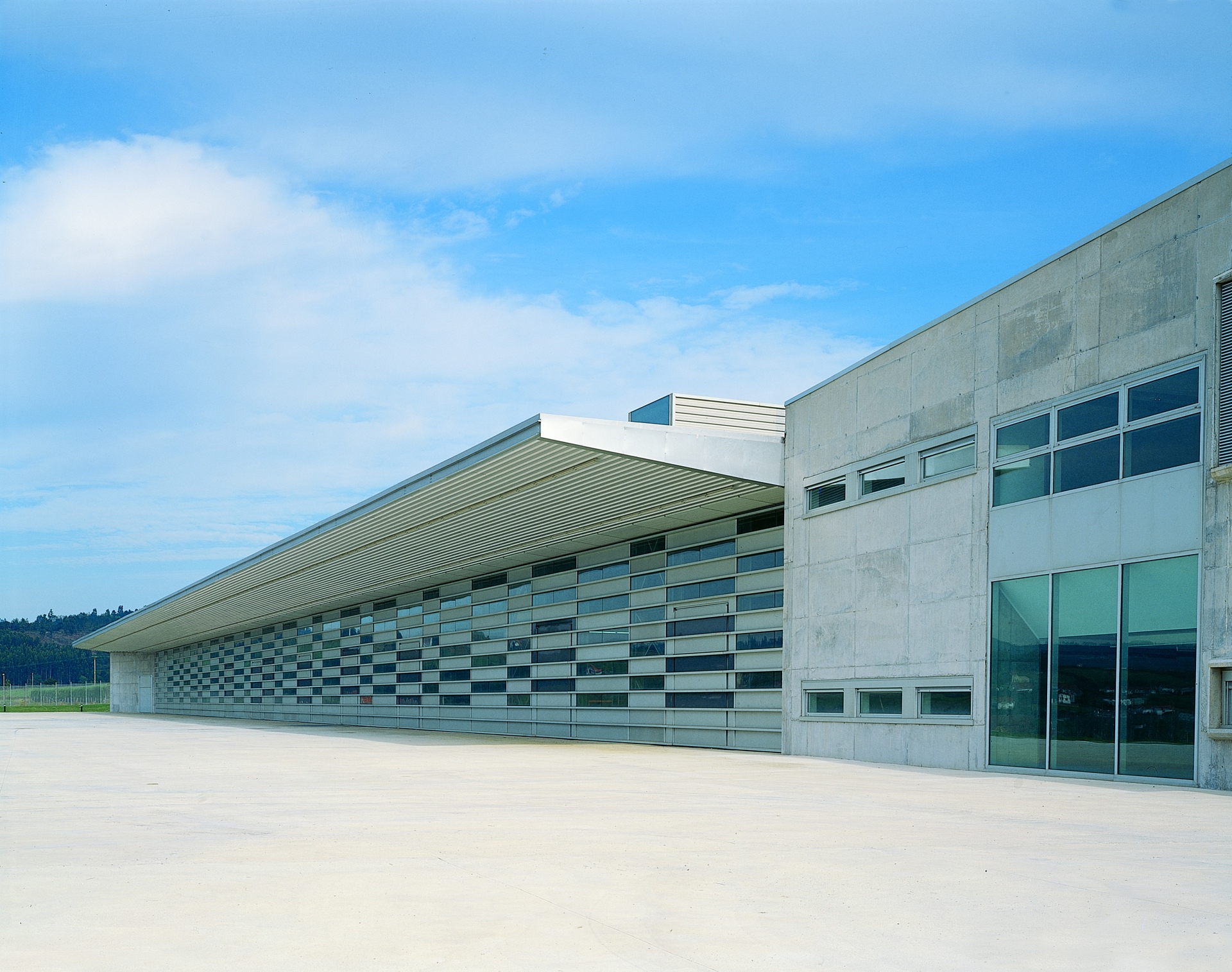  Edificio de mantenimiento y aprovisionamiento en Erandio