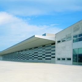 Edificio de mantenimiento y aprovisionamiento en Erandio