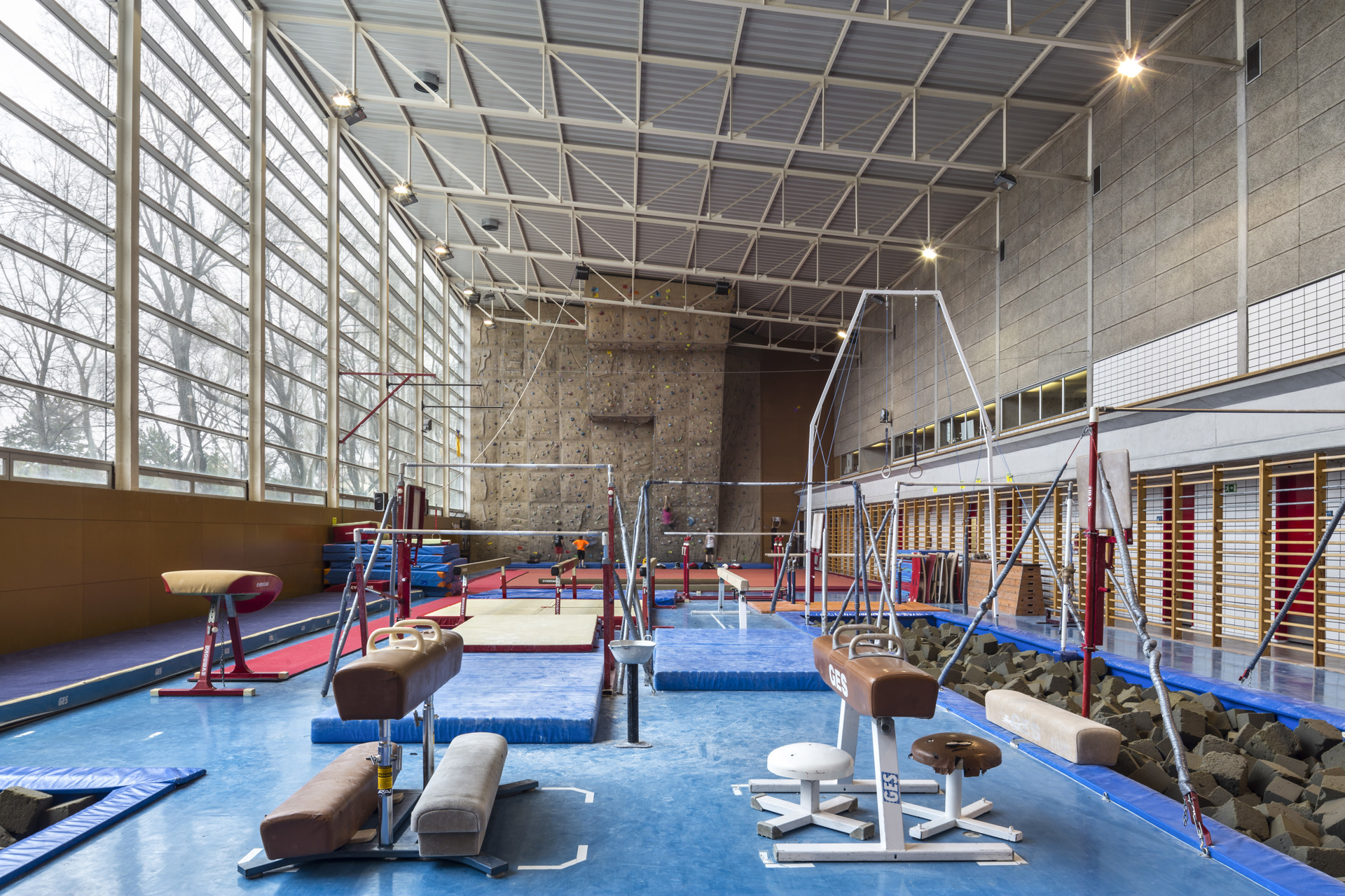  Pabellón polideportivo en Vic