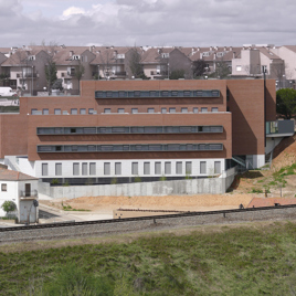 Edificio plurifamiliar de viviendas y garajes