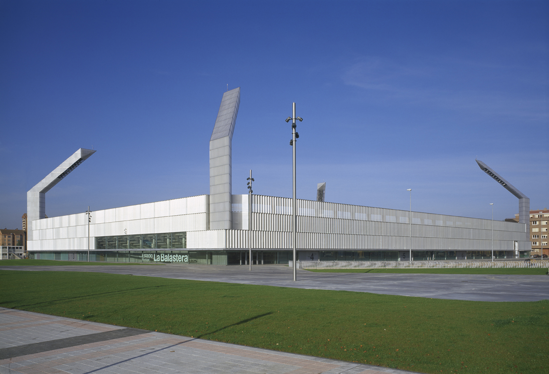  Estadio de Fútbol La Balastera