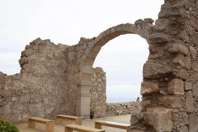 Adecuación de la ermita de San Joaquín y entorno, Fasnia (2000). Ana María Zurita Expósito y María Pía Oramas González-Moro (ZOC Arquitectos)