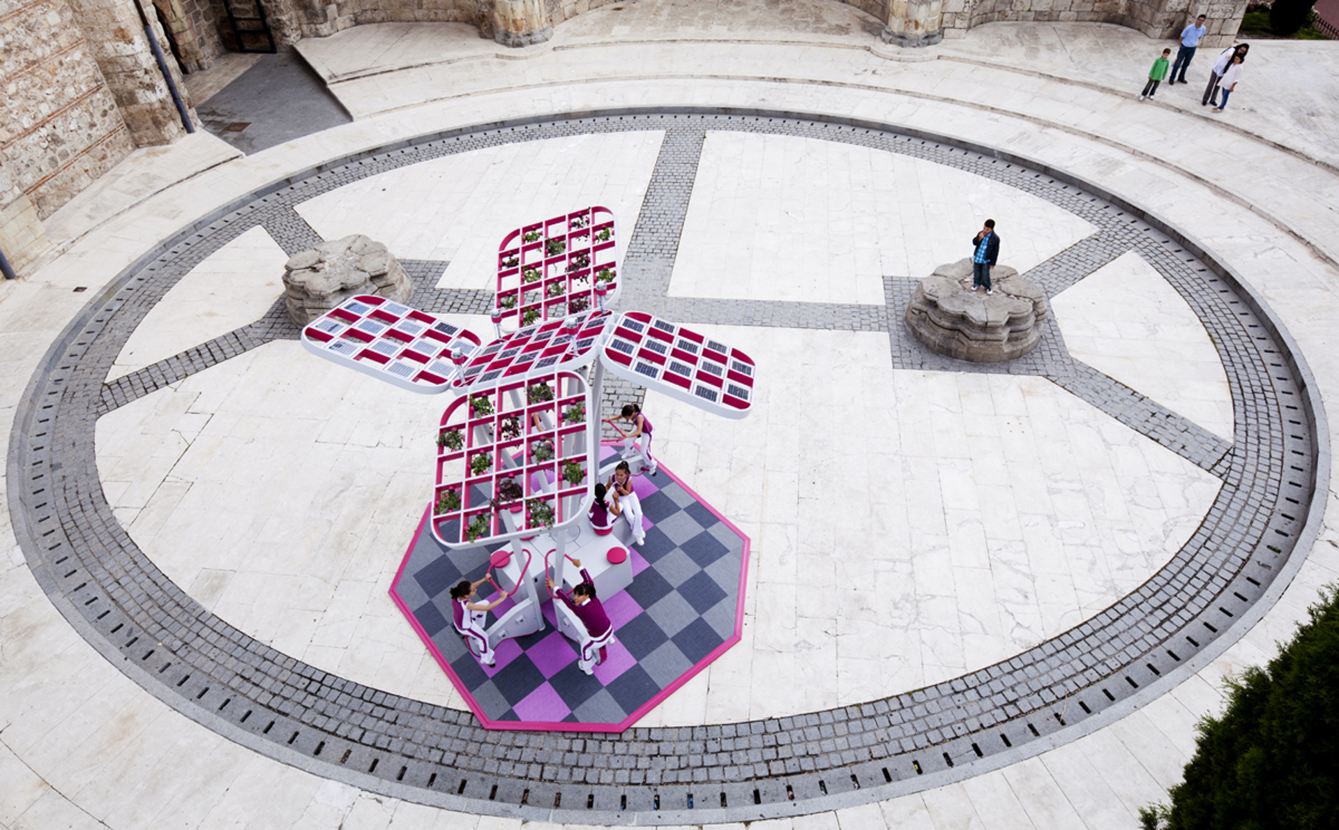  Árbol urbano. Instalación efímera de prototipo de árbol artificial