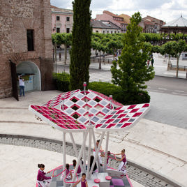 Árbol urbano. Instalación efímera de prototipo de árbol artificial