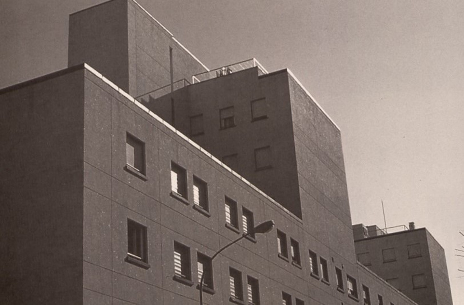  Edificio de 246 viviendas, locales y garajes