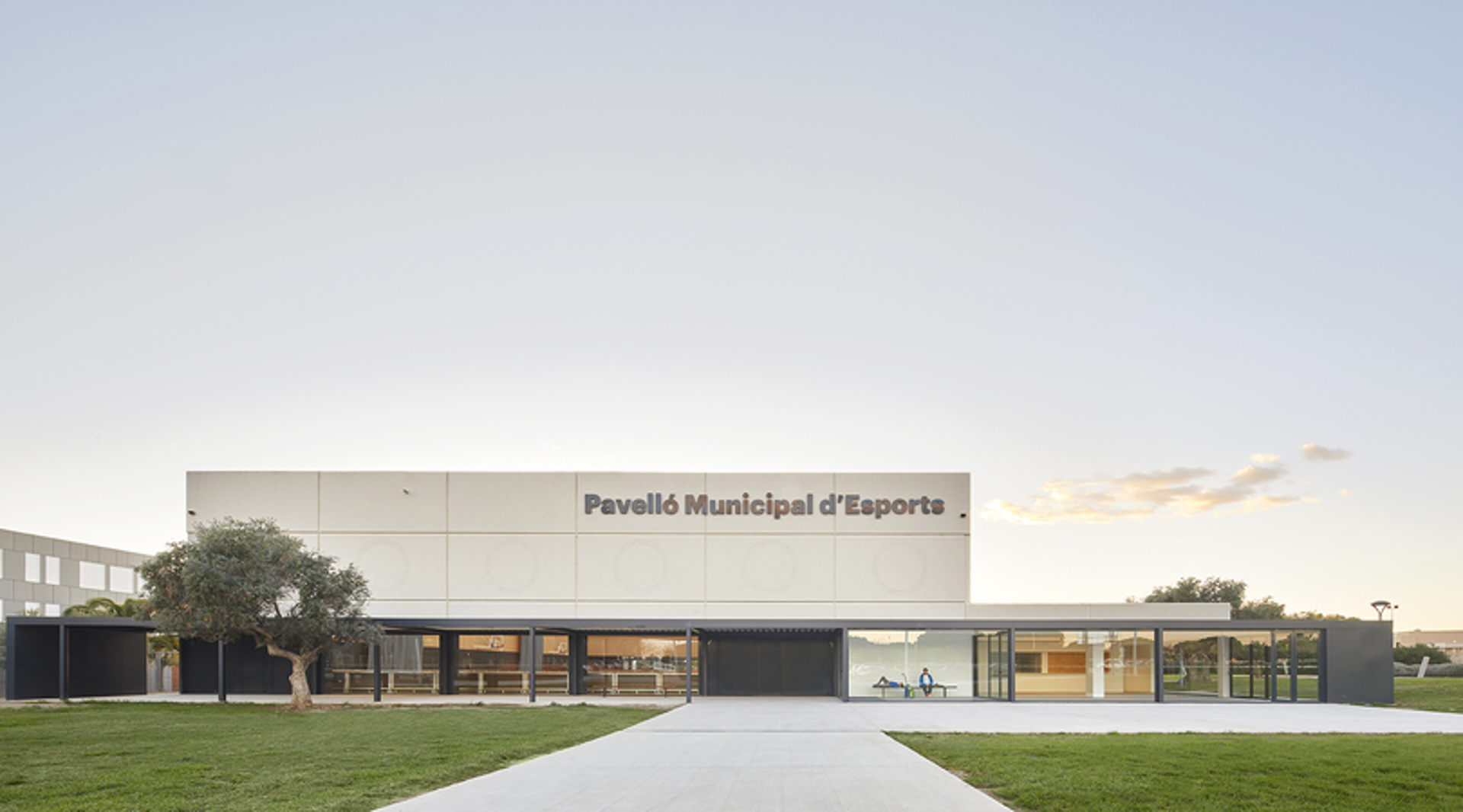  Rehabilitación Interior y Cubrimiento de la Pista Exterior Anexa del Pabellón Municipal de Deportes de Vila-Seca