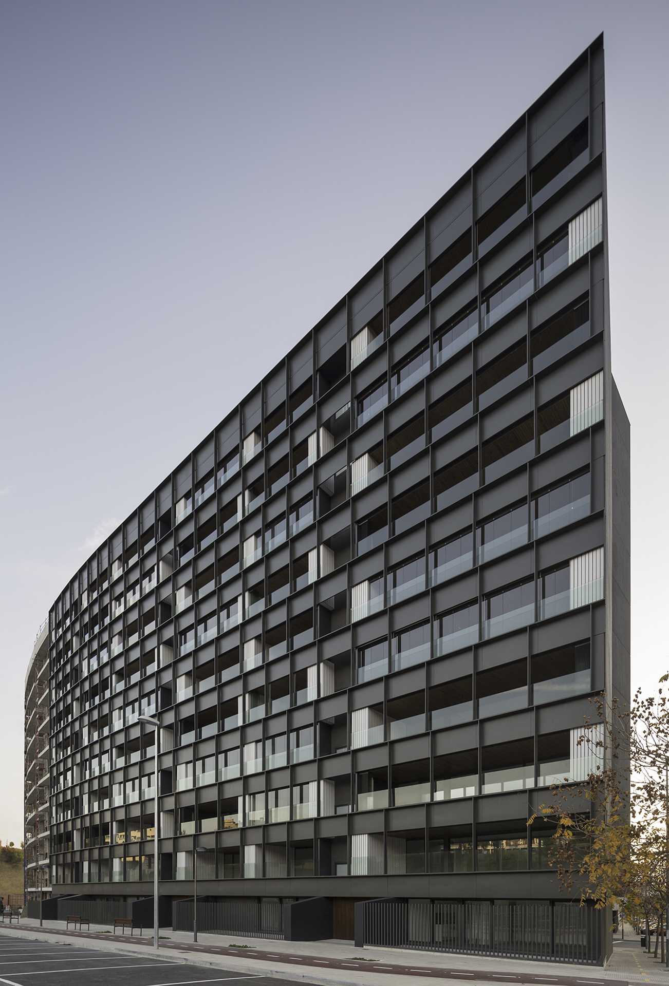  Habitar la fachada. Vivienda colectiva en Ripagaina