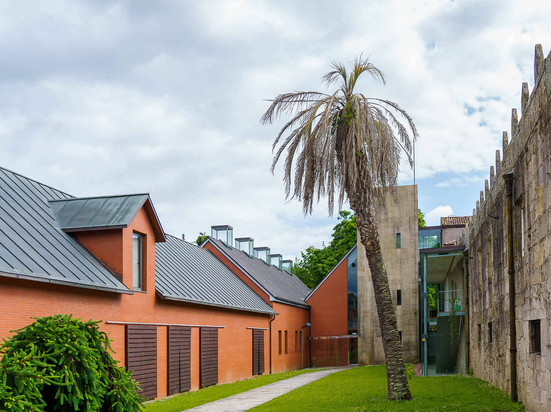  Rehabilitación de las cocheras del pazo de Quiñones de León