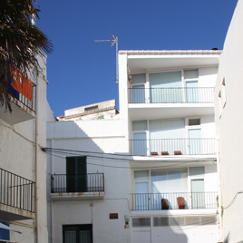 Casa Senillosa - Viviendas modernas en el casco antiguo de Cadaqués