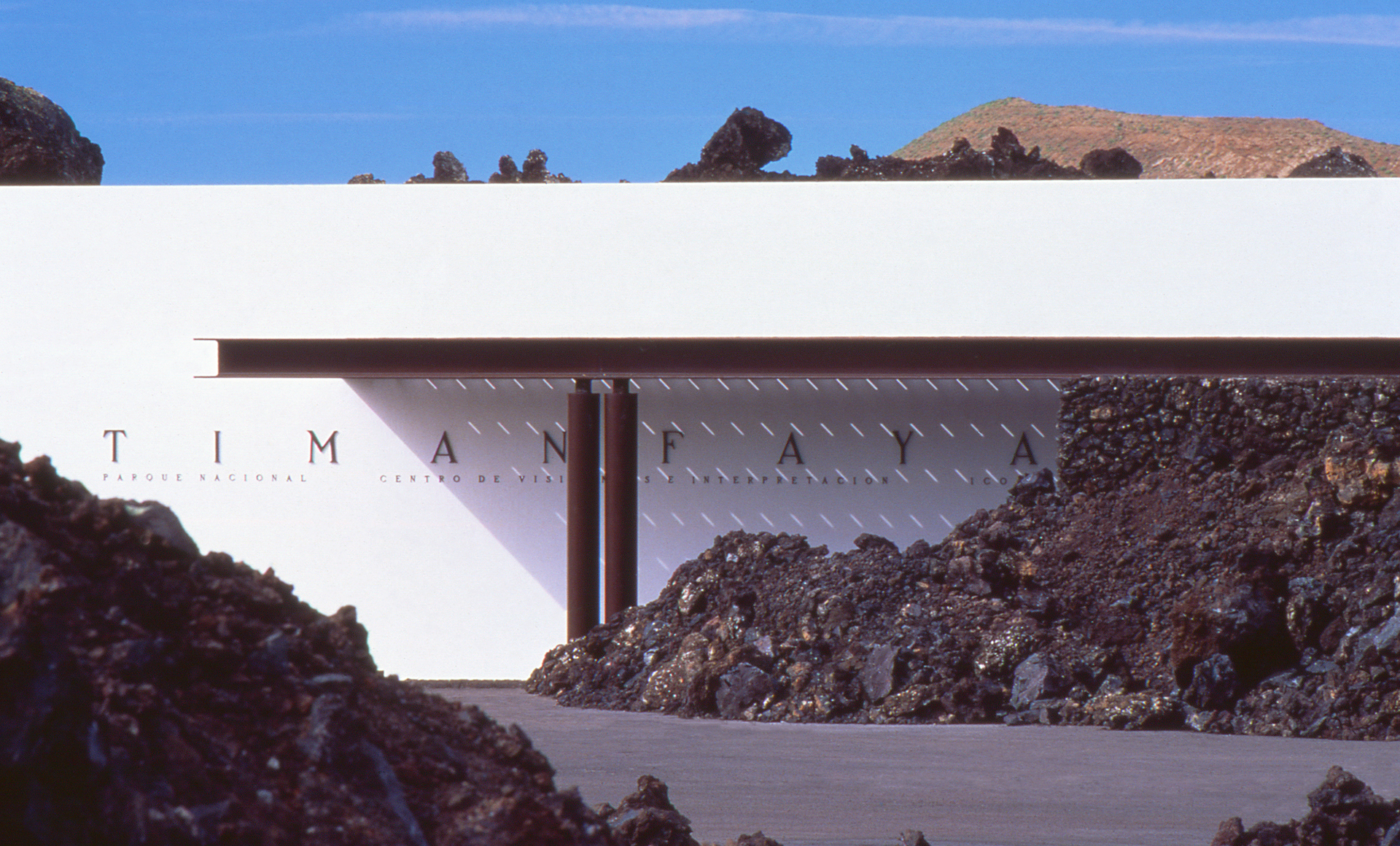  Centro de Visitantes e Interpretación del Parque Nacional de Timanfaya