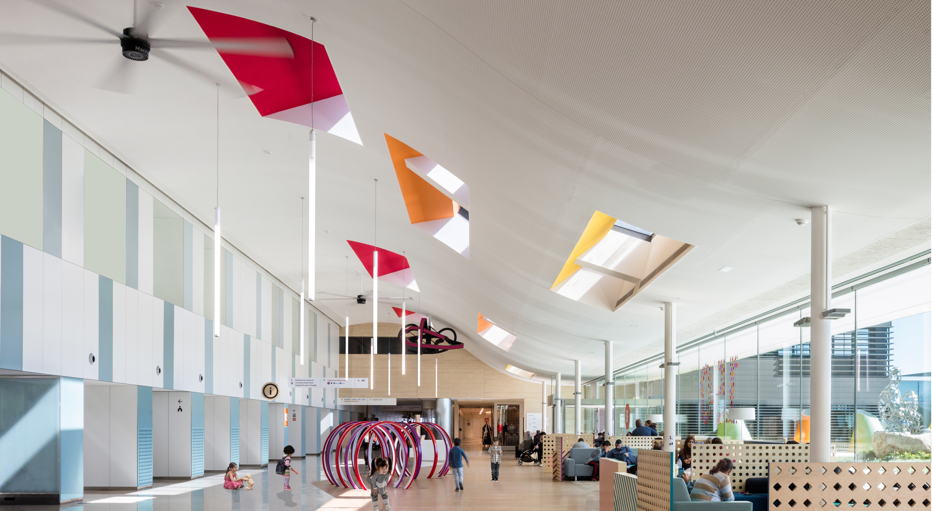  Hall de acceso al hospital infantil Sant Joan de Déu