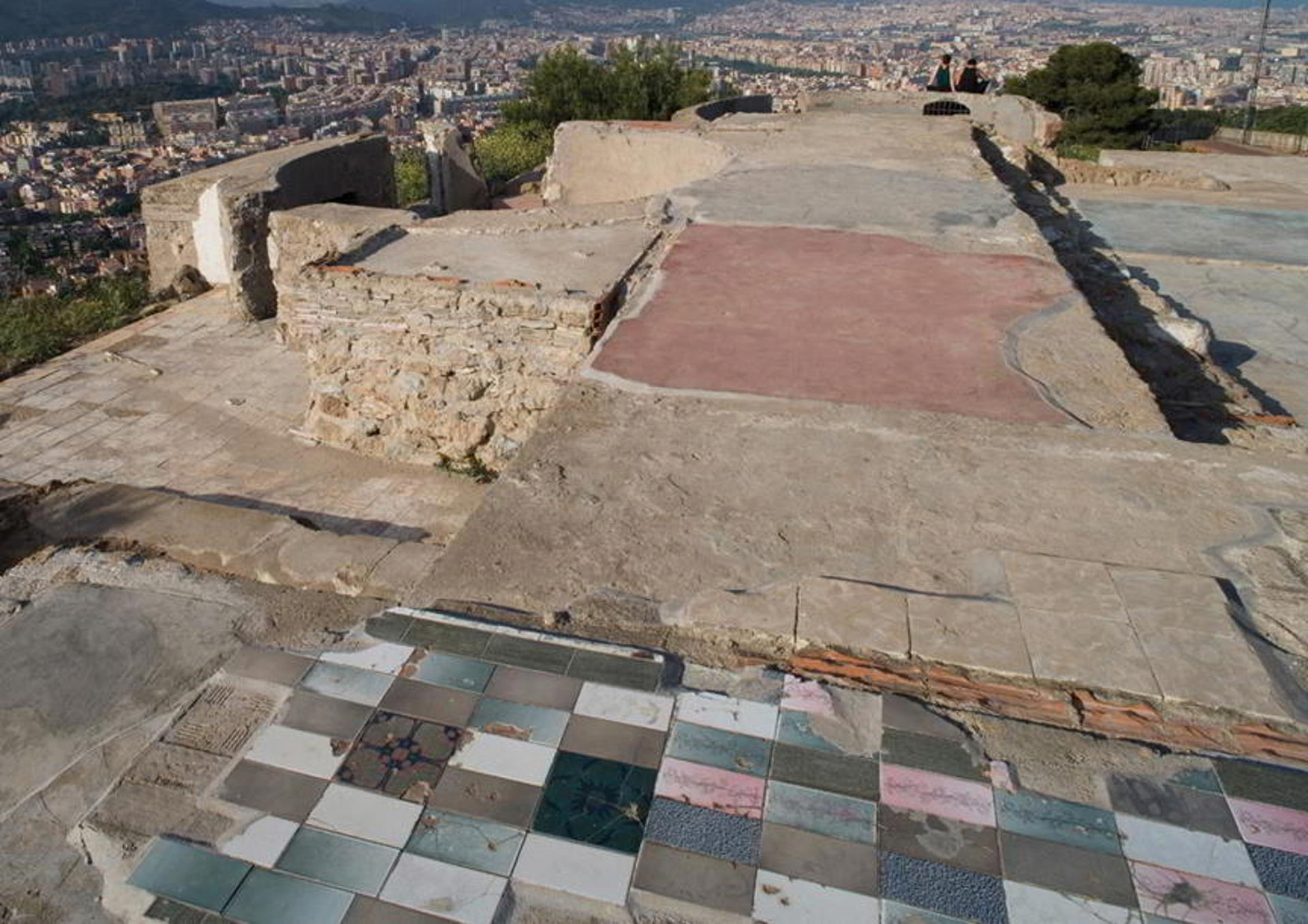  Restauración de las baterías antiaéreas del Turó de la Rovira