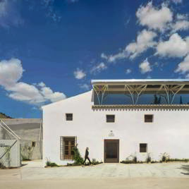 Rehabilitación y reforma de complejo bodeguero: Bodegas Viña Elena