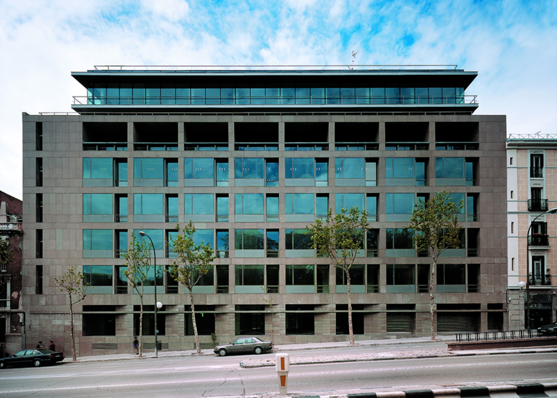  Edificio de oficinas en Alfonso XII 62