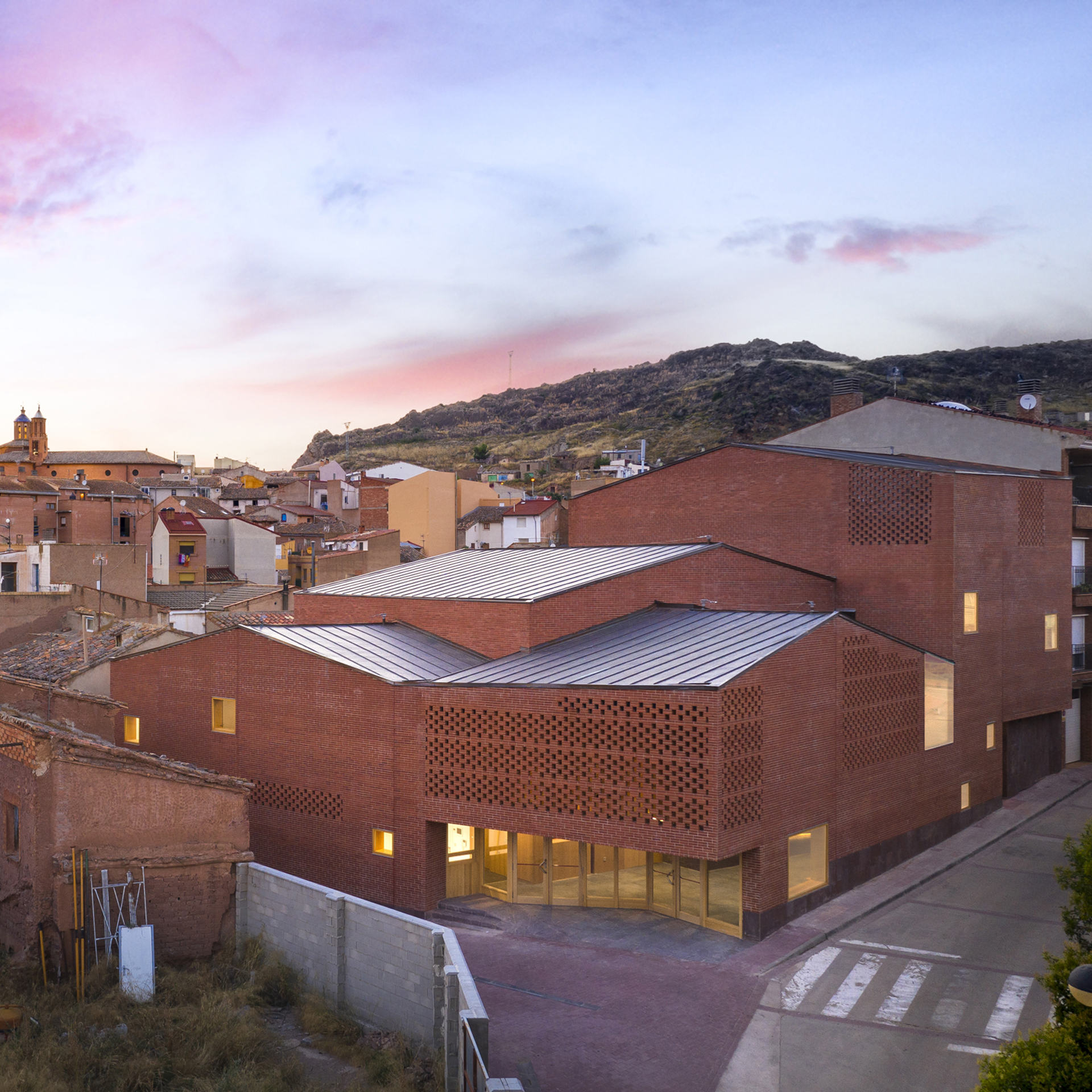  Teatro auditorio en el casco histórico de Illueca