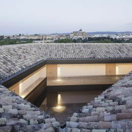 Edificio residencial frente a la Mezquita de Córdoba