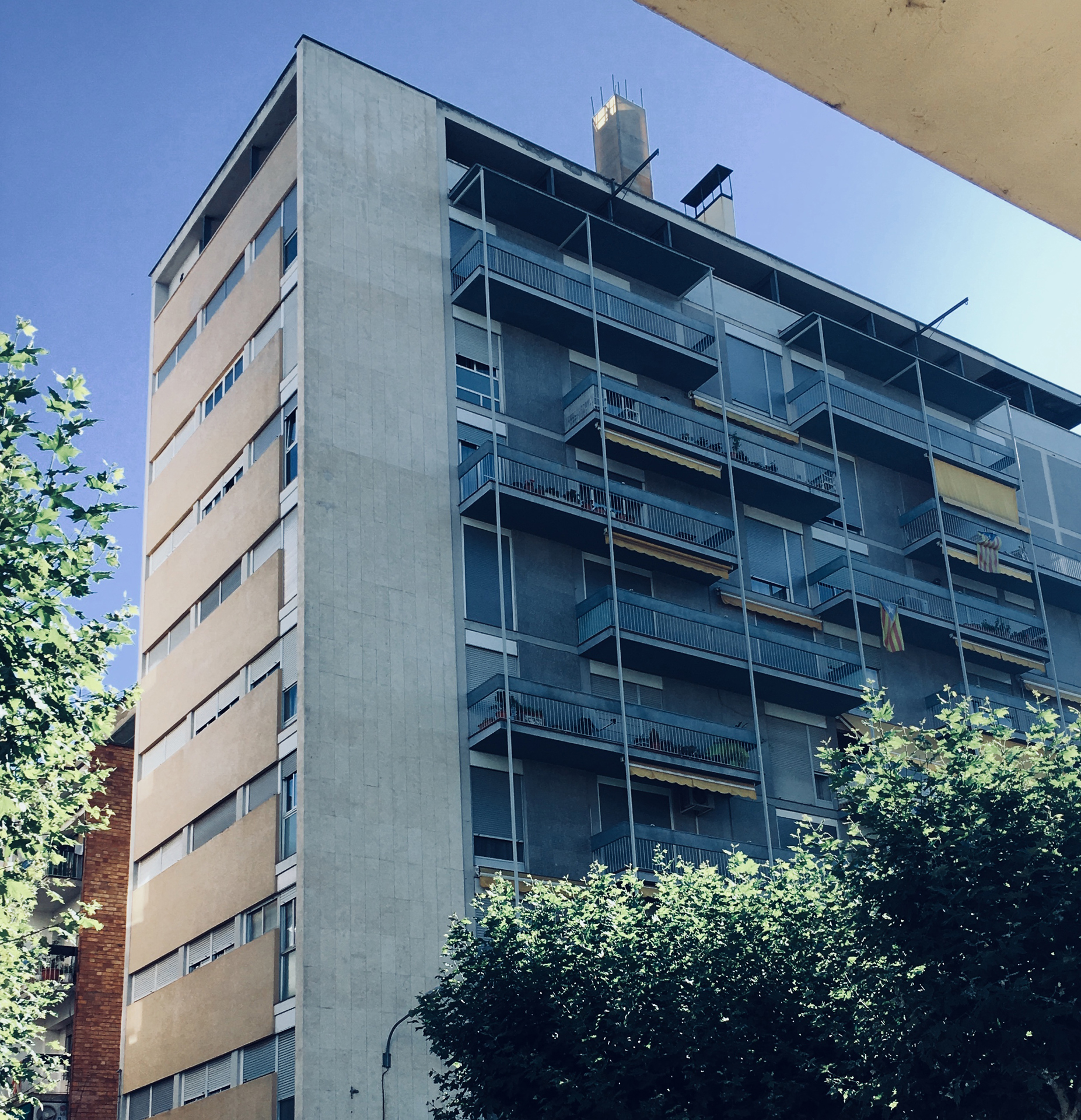  Edificio Almatà (El Rascacielos)