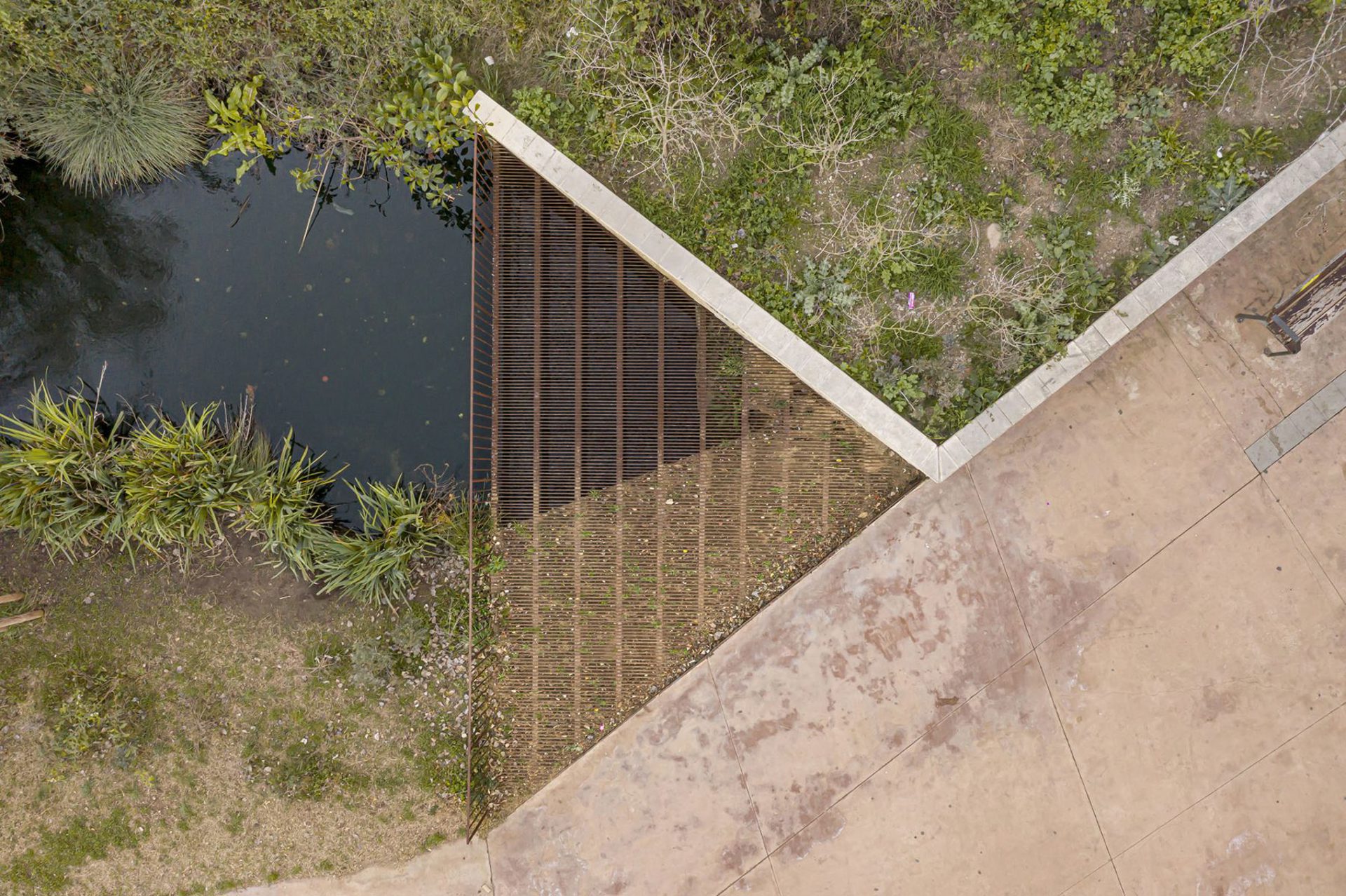  Restauración ambiental de los entornos del Rec Comtal en Vallbona. Miradores de biodiversidad