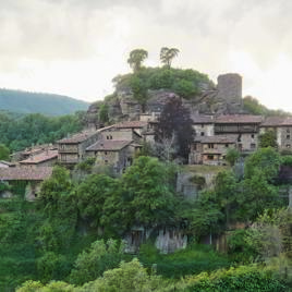 Can Saltiri. Recuperación del acceso al castillo de Rupit