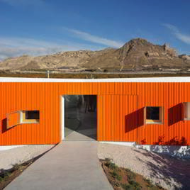 Mandarina Coleóptera. Oficinas autosuficientes para finca ecológica de mandarinas