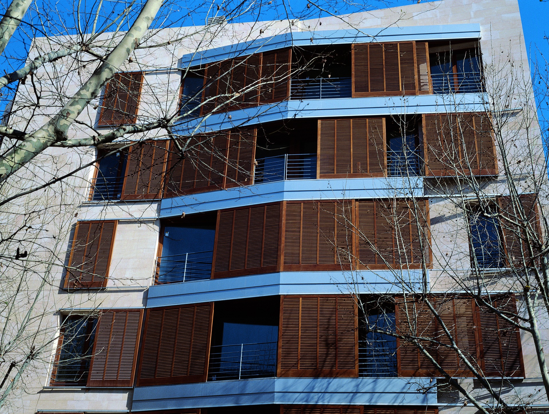  Edificio de viviendas en la calle Barón de Pinopar