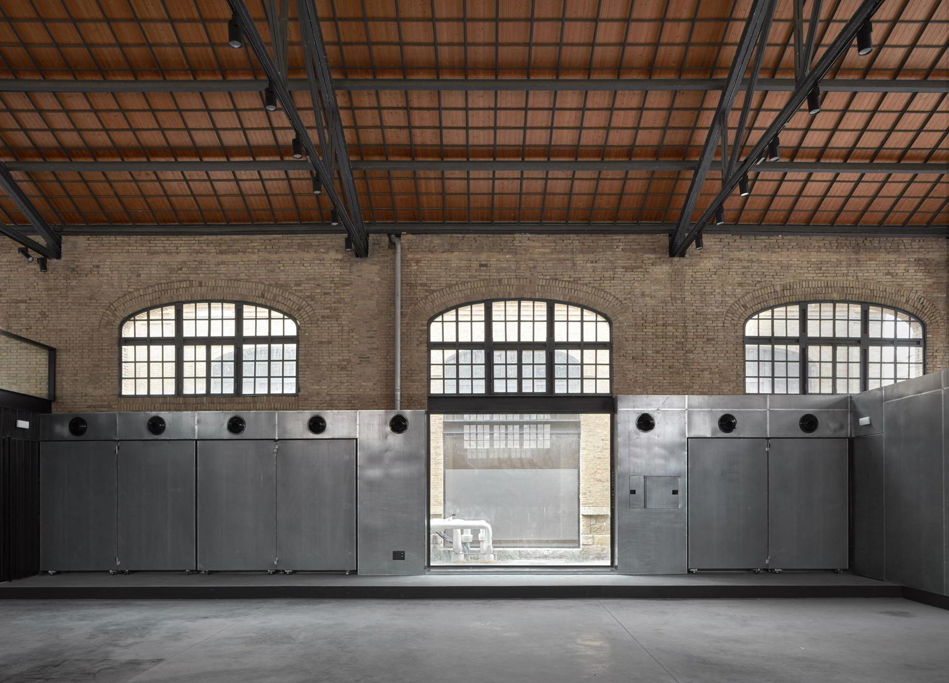  Adaptaciones de la Nave 3 del Parque Central a equipamiento cultural