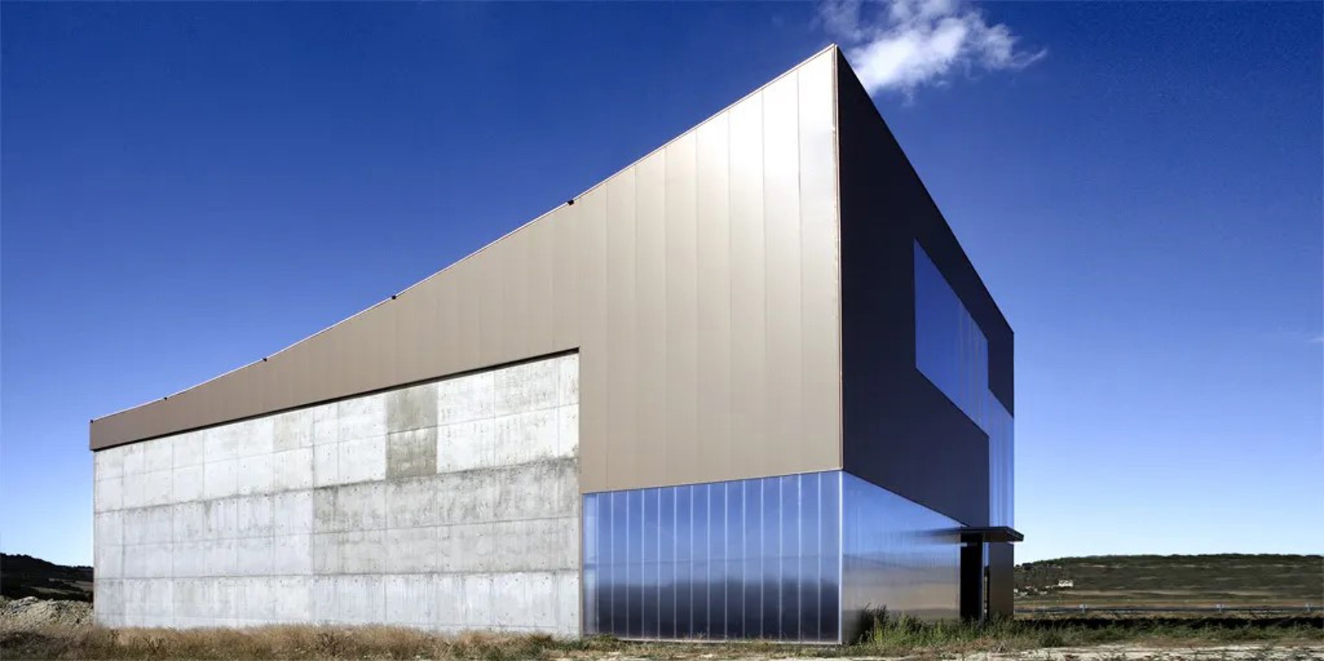  Frontón-polideportivo de Armiñón