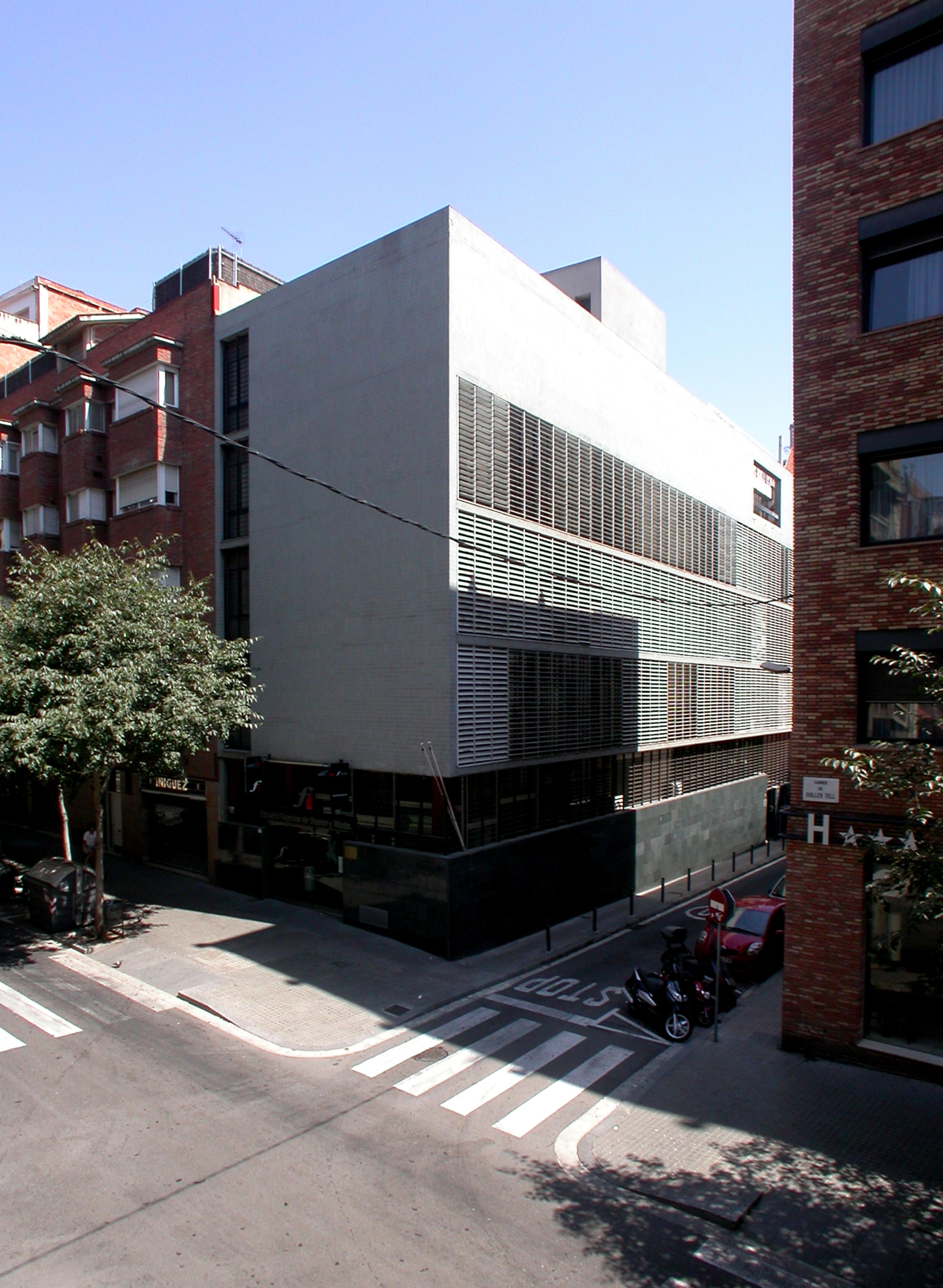  FD Moda - Escola Superior de Disseny i Moda Felicidad Duce