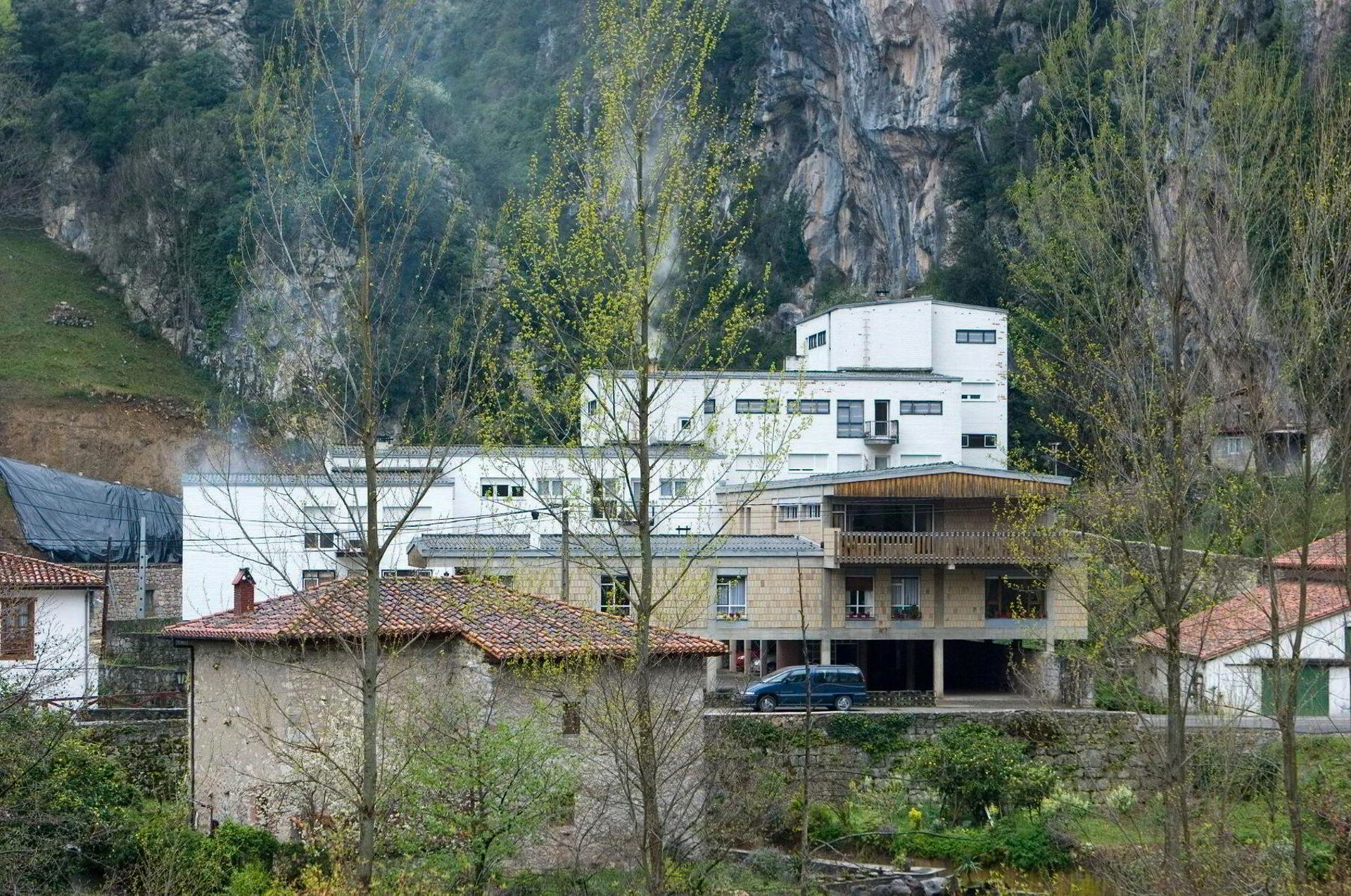 Viviendas en la Hermida, Penarrubia (Cantabria). Ignacio Álvarez Castelao