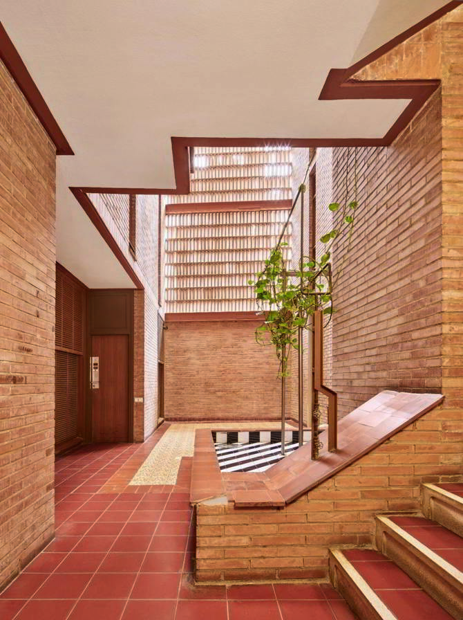 Casa Fullà, Barcelona. Studio PER (Lluís Clotet i Ballús, Oscar Tusquets Blanca)