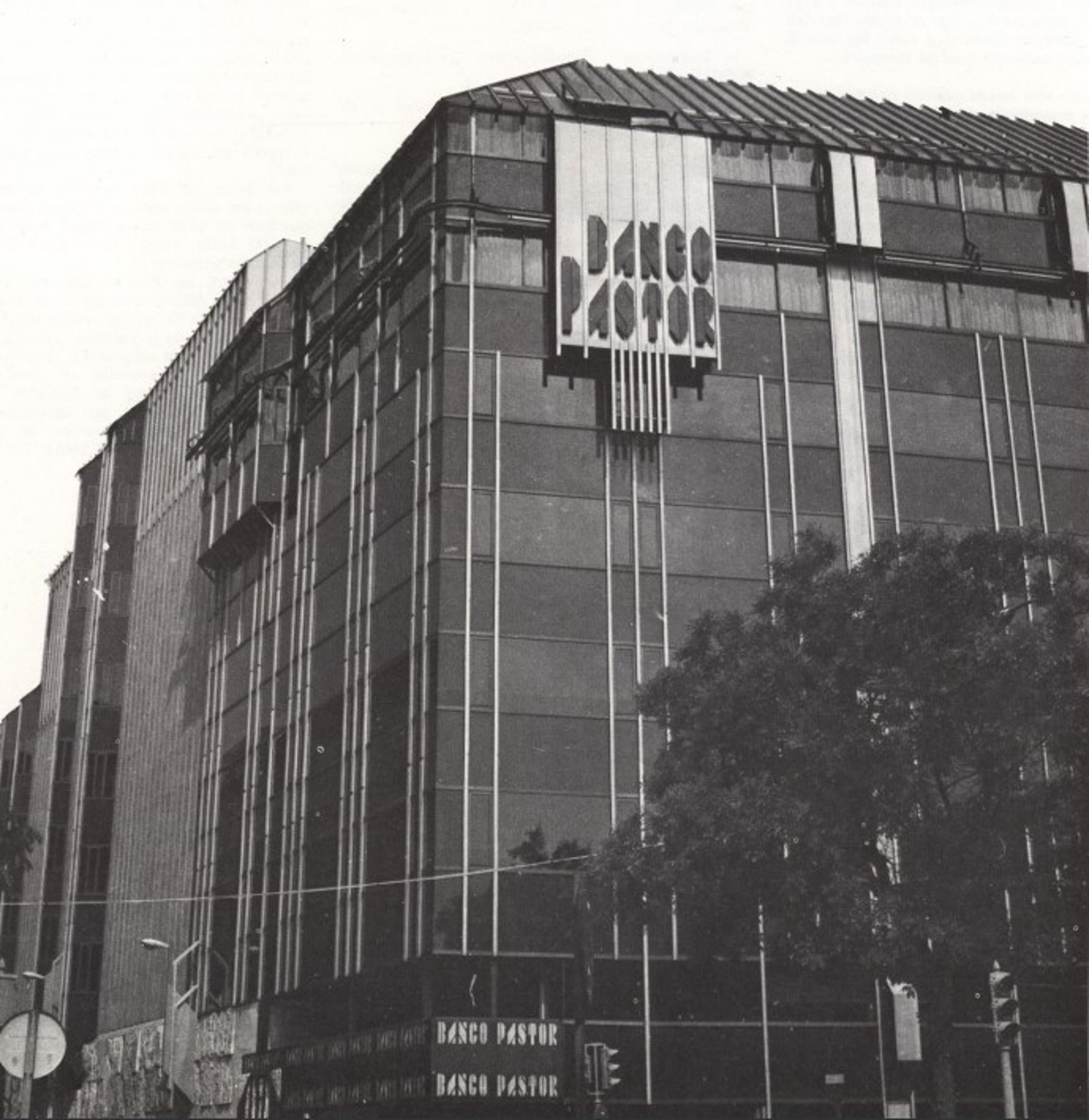 Banco Pastor - La Casa de la Arquitectura