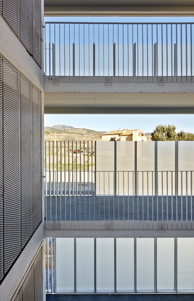 Vivienda en régimen de alquiler asequible. Can Colomer - La Casa de la ...