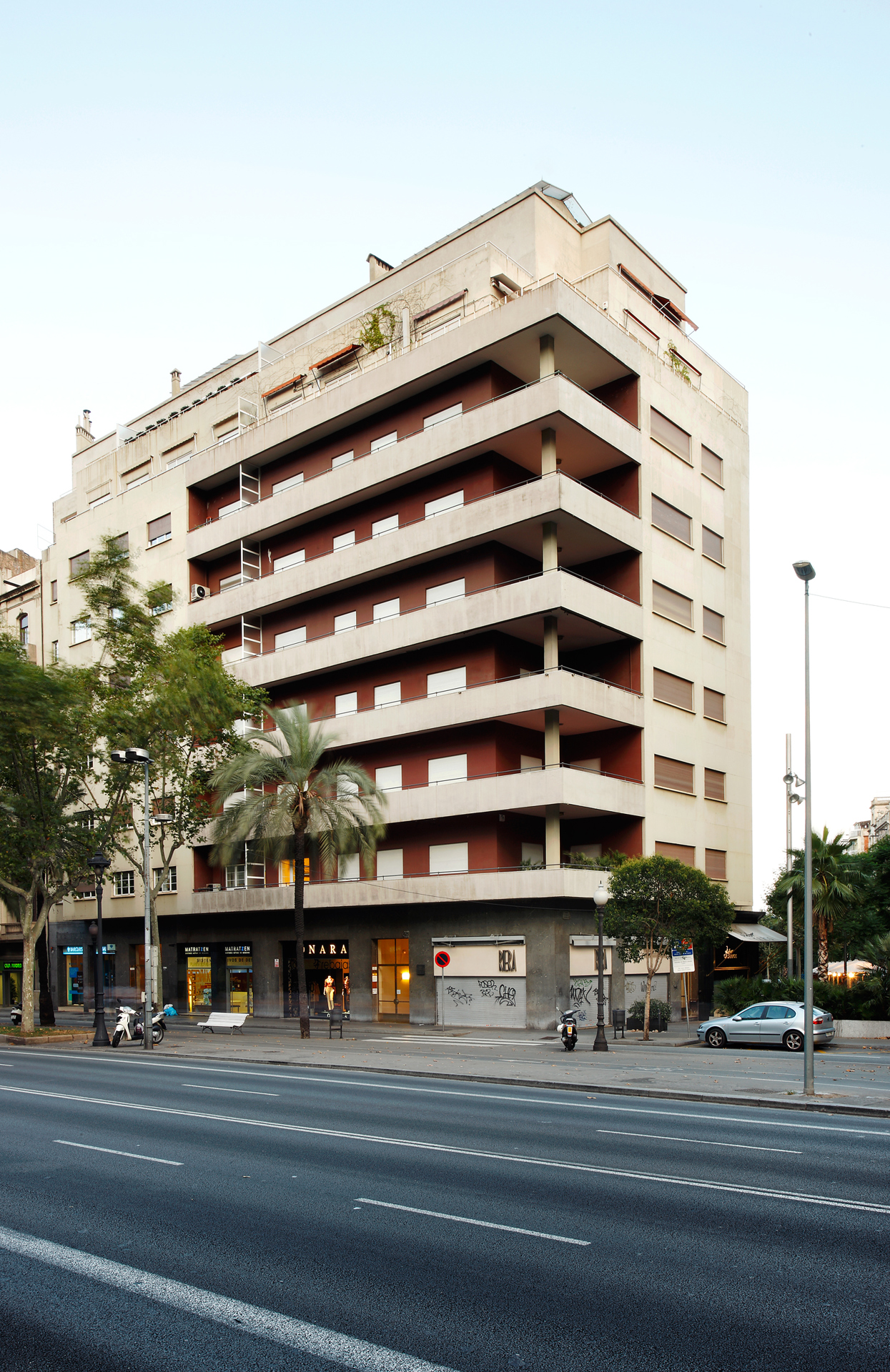 Edificio de viviendas en avenida Diagonal - La Casa de la Arquitectura