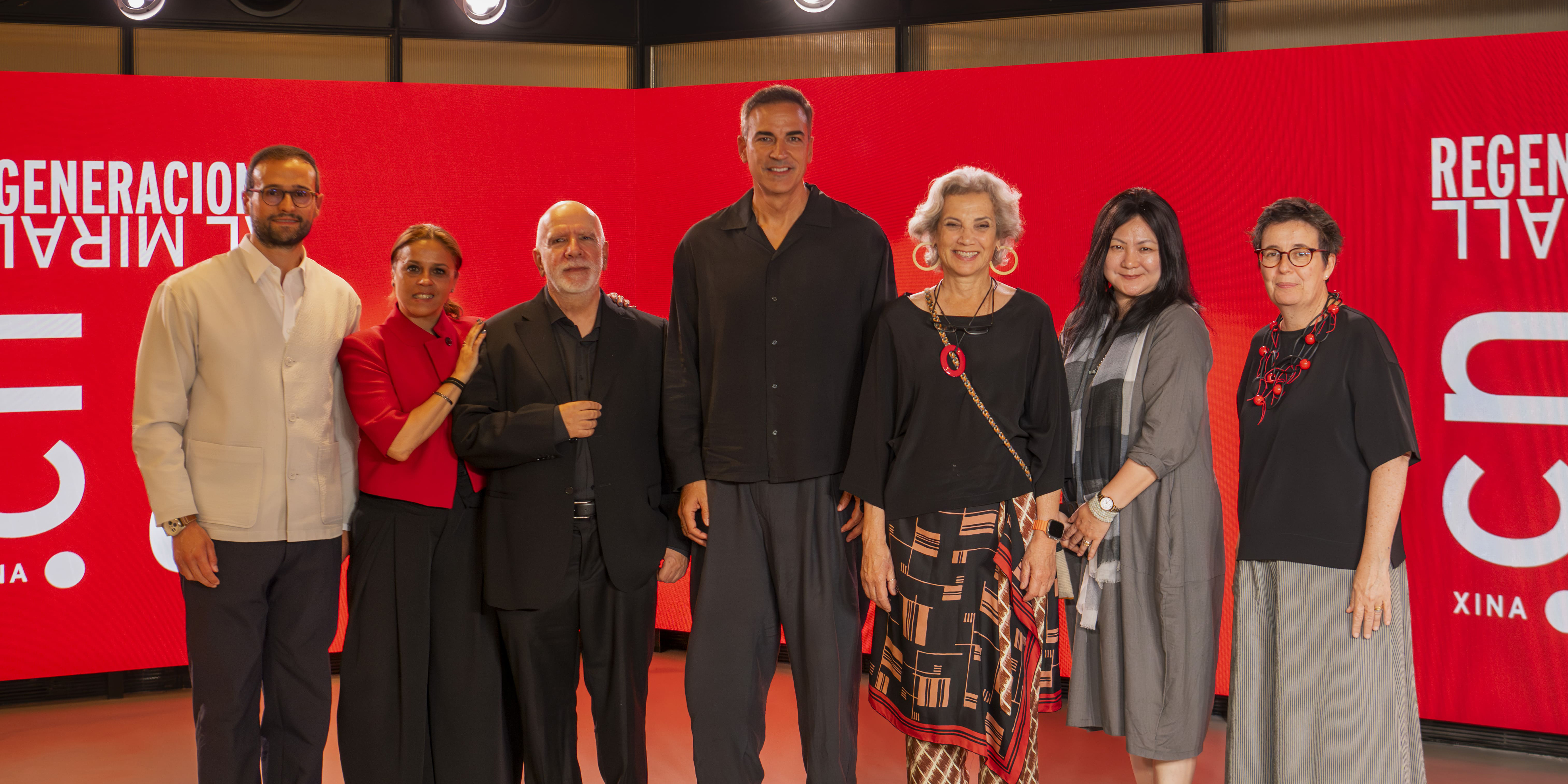 MIVAU inaugura en Barcelona la itinerancia de la exposición “REGENERACIONES: China y España en el espejo”, una reflexión sobre ciudades más sostenibles, habitables e inclusivas