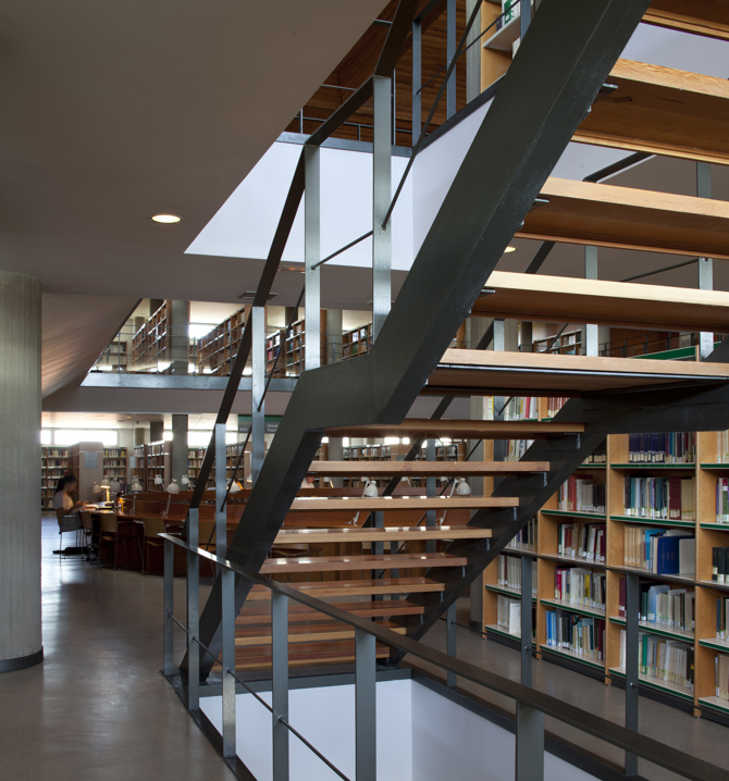 Biblioteca Universitaria (UNED) - La Casa de la Arquitectura