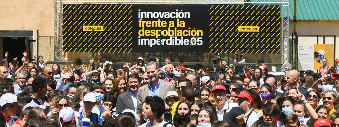 SM el Rey inaugura el festival 'Imperdible05' acompañado de más de 600 escolares de Castilla y León