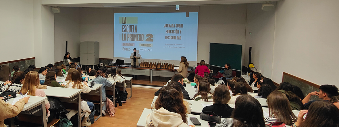 Presentación de 'La escuela, lo primero' en la Universidad de Salamanca
