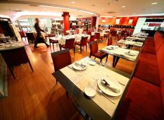 Un 'neobistrot' ibérico entre 4.000 vinos