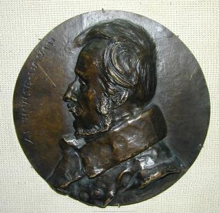 Medallón con el retrato de Alphonse David