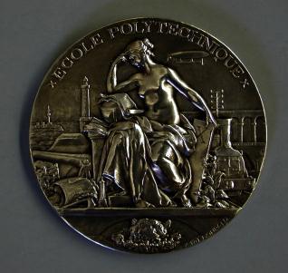 Medalla del centenario de la Escuela Politécnica