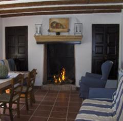 CASAS AZUZAM. CASA LA ESCUELA