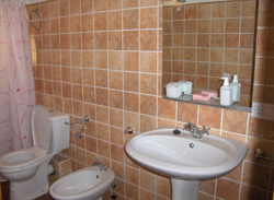 CASAS AZUZAM. CASA LA ESCUELA