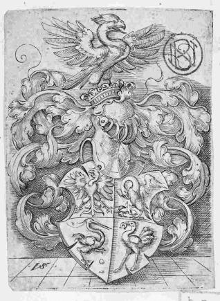 Escudo con águila sobre la corona del yelmo y cuatro aves en los campos