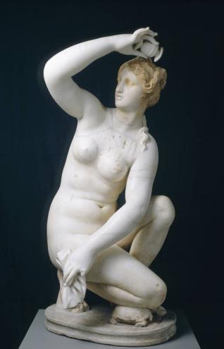 Venus del baño, o Afrodita Anadiómene en cuclillas