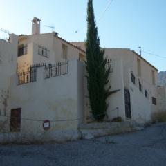 CASAS TRES HERMANAS. PLANTA BAJA