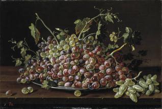 Frutero con uvas blancas y tintas