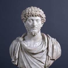 Retrato de un romano sobre un busto antiguo con paludamento