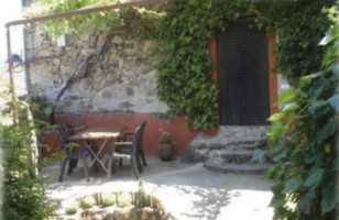 LA CASITA DEL TEJO