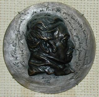Medallón con el retrato del general Jean Martin Petit