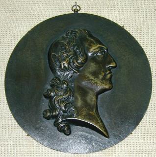 Medallón con retrato masculino